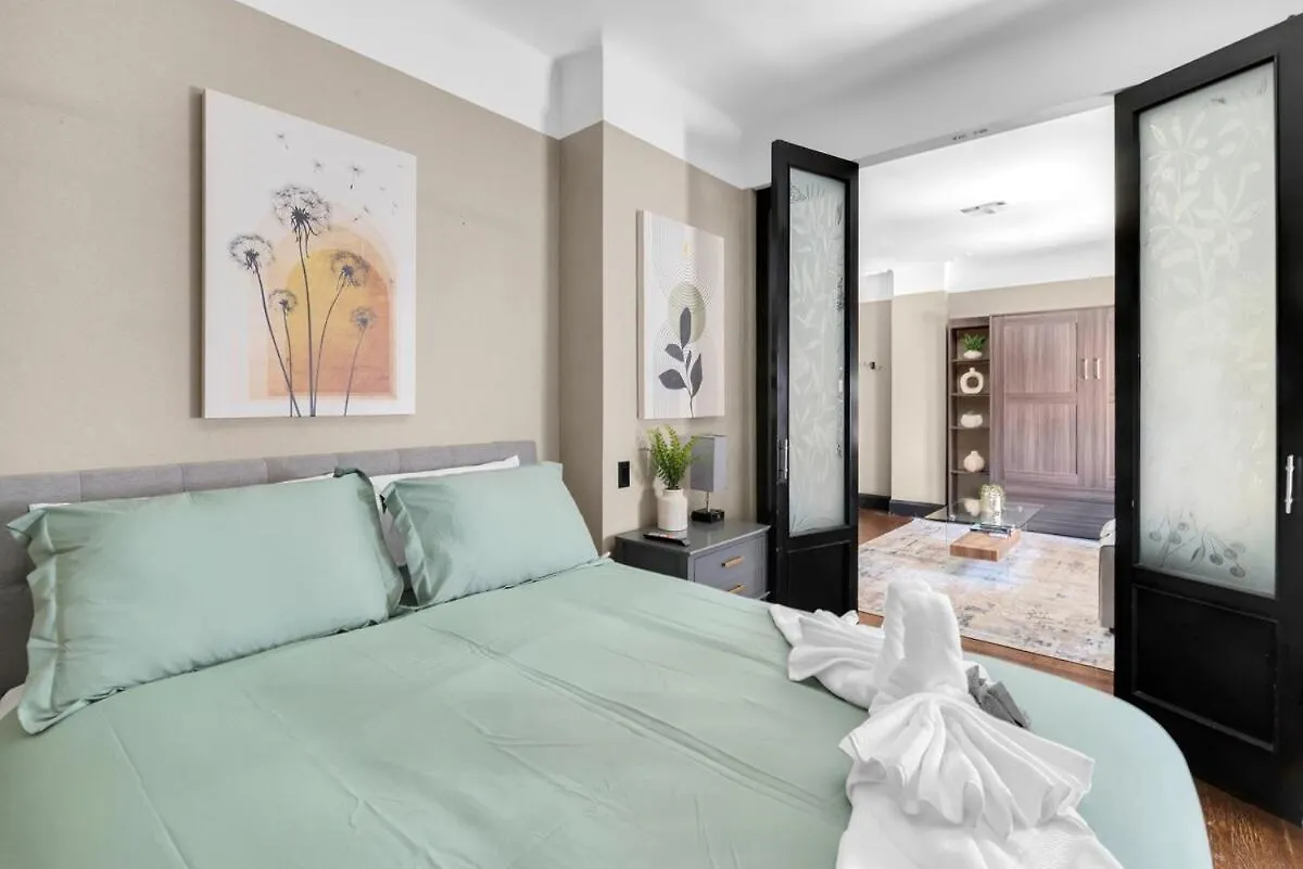 Apartment Central Location And Walkable Condo In Ny With Gym New York United States