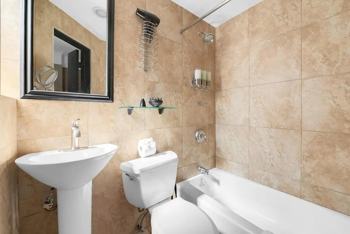 Central Location And Walkable Condo In Ny With Gym New York Apartment