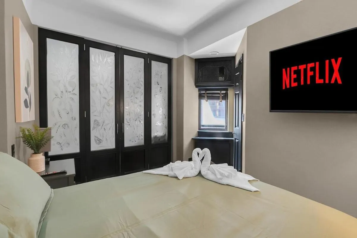 Central Location And Walkable Condo In Ny With Gym New York